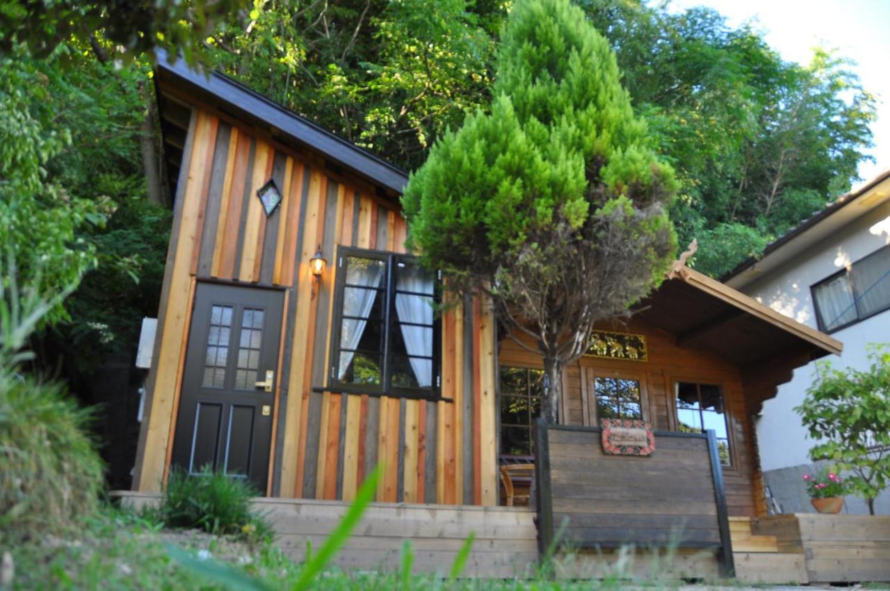 岡山市 Loft & Log Houseヴィラ エクステリア 写真